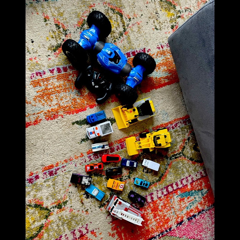 Set of cars and vehicles (all pictured)